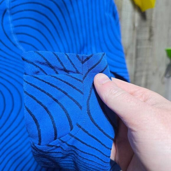 Athleta Momentum Blue Seamless Workout Top - Picture 4 of 4